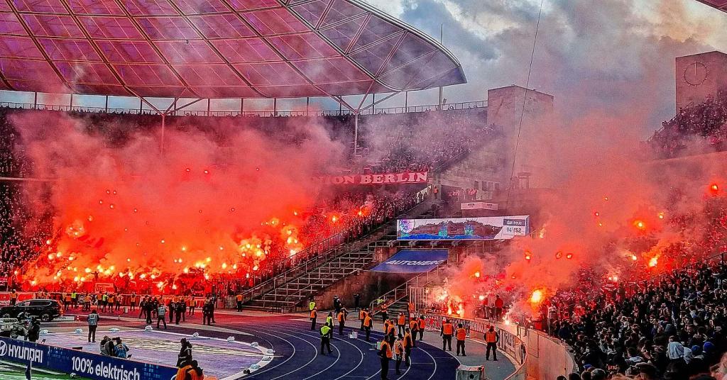 Union Berlin zündet bei Hertha BSC - 1. FC Union Berlin e.V. | Pyroshow