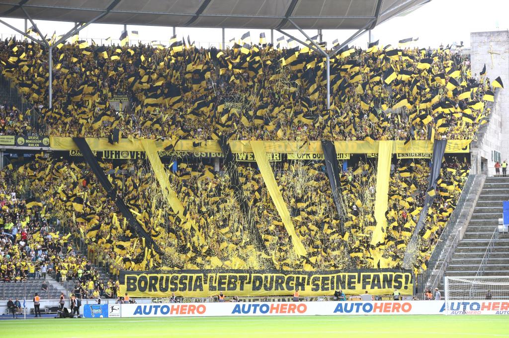 Dortmund Intro in Berlin - Borussia Dortmund | Choreo