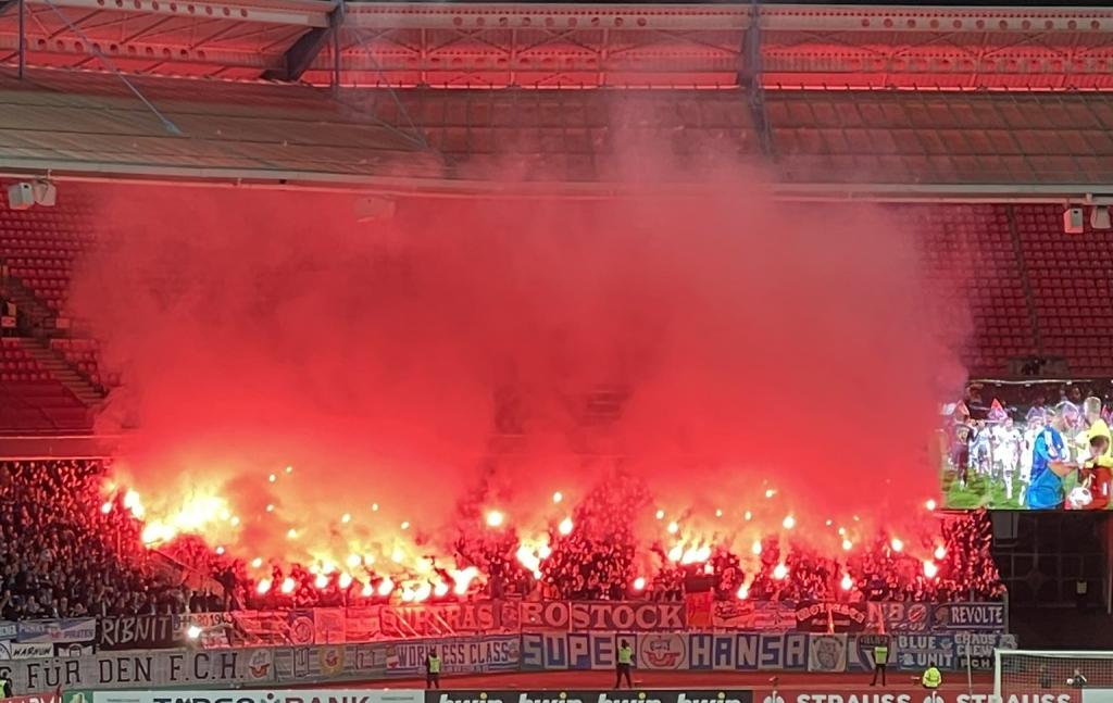 Hansa Rostock zündet in Nürnberg - FC Hansa Rostock | Pyroshow