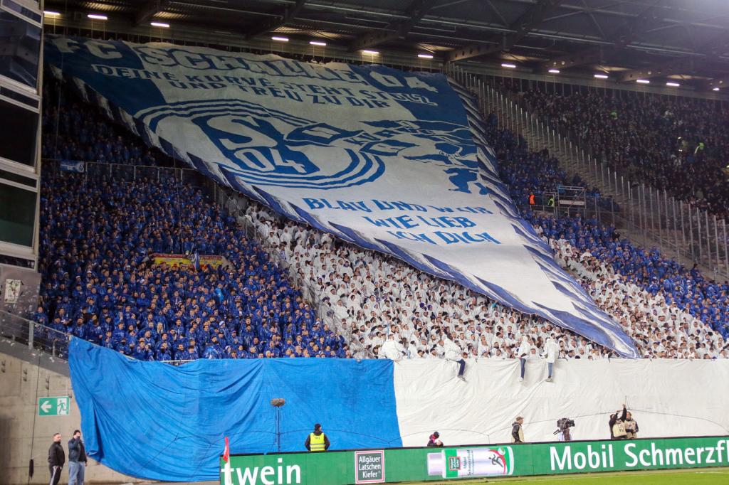 Schalke Choreo in Kaiserslautern - FC Schalke 04 e.V. | Choreo
