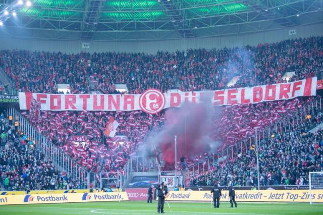Düsseldorf zündet in Mönchengladbach