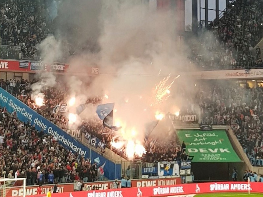 Hamburg mit Pyroshow in Köln! - Hamburger SV | Pyroshow