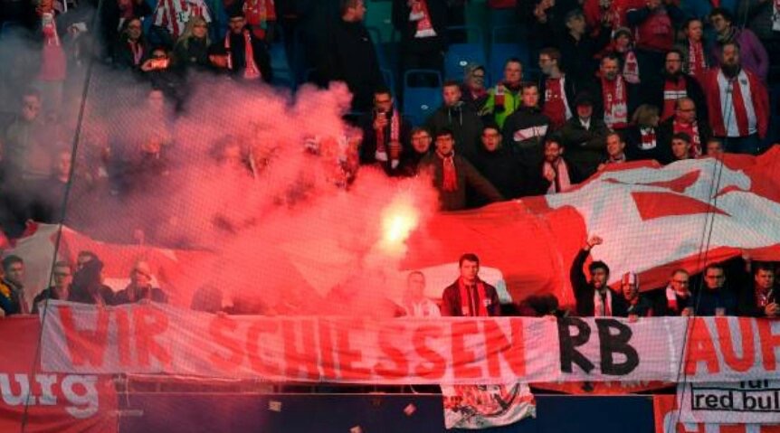 Bayern mit Spruchband und Pyro in Leipzig! - Bayern München | Pyroshow - Bild 2