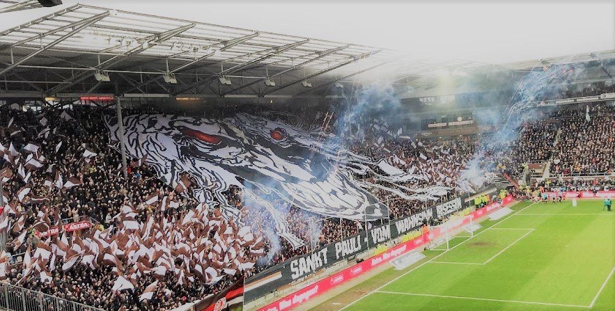 St. Pauli Fans mit Choreo beim Derby! - FC St. Pauli e.V. | Choreo - Bild 1