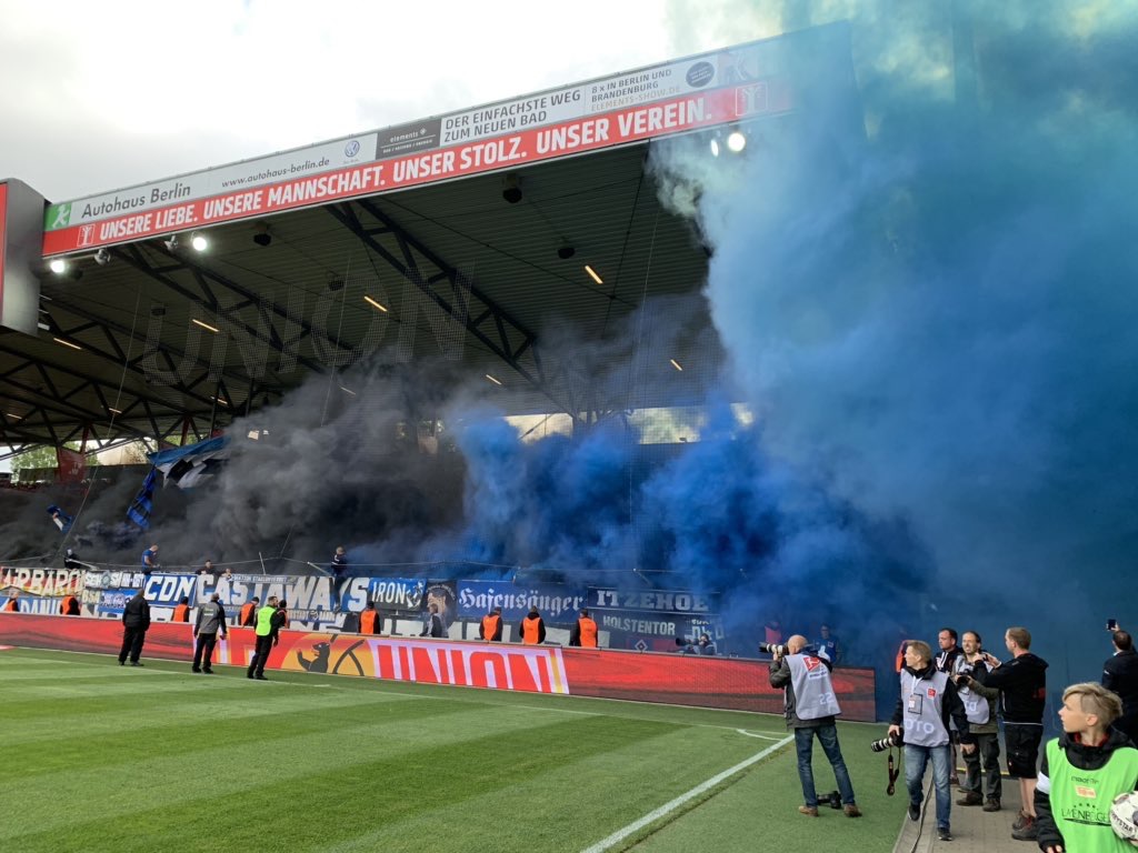 HSV mit Rauch in Berlin! - Hamburger SV | Pyroshow - Bild 1