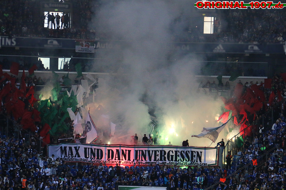 Augsburg zündet auf Schalke - FC Augsburg | Pyroshow