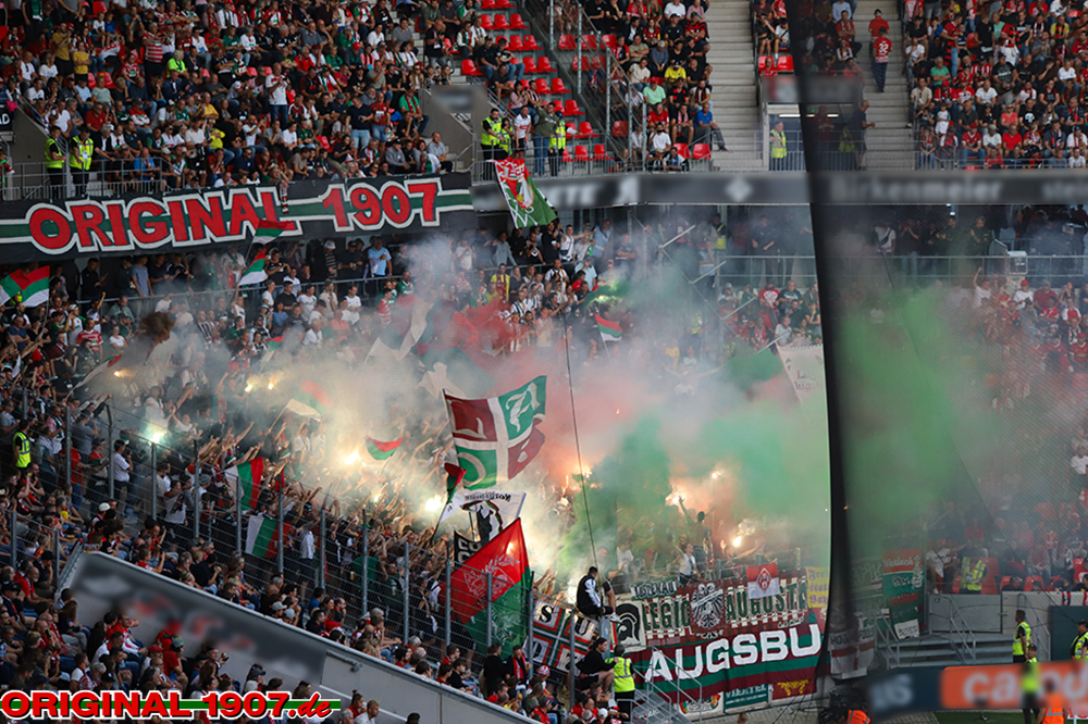 Augsburg zündet in Freiburg - FC Augsburg | Pyroshow