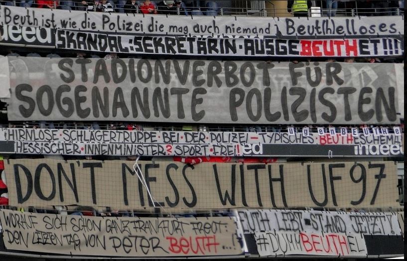 Spruchbänder und Banner der Bundespolizei - Eintracht Frankfurt | Rückblick - Bild 6