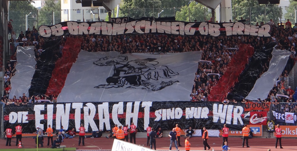 Frankfurt Choreo in Braunschweig - Eintracht Frankfurt | Choreo