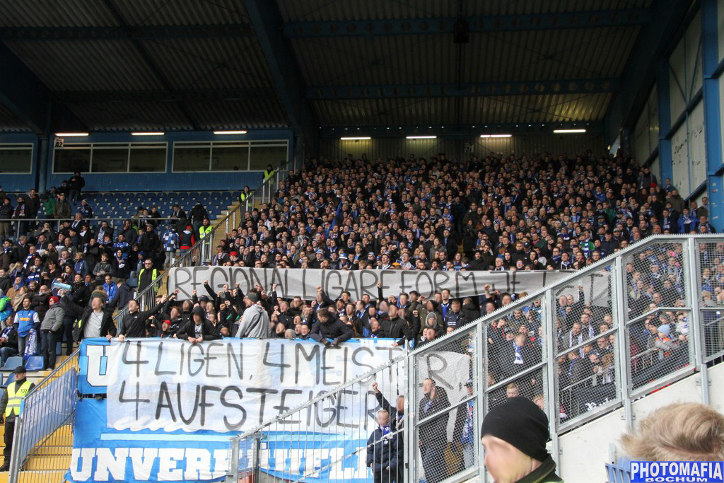 „4 Ligen - 4 Aufsteiger!“ - VfL Bochum 1848 vs. Arminia Bielefeld | Spruchband - Bild 1
