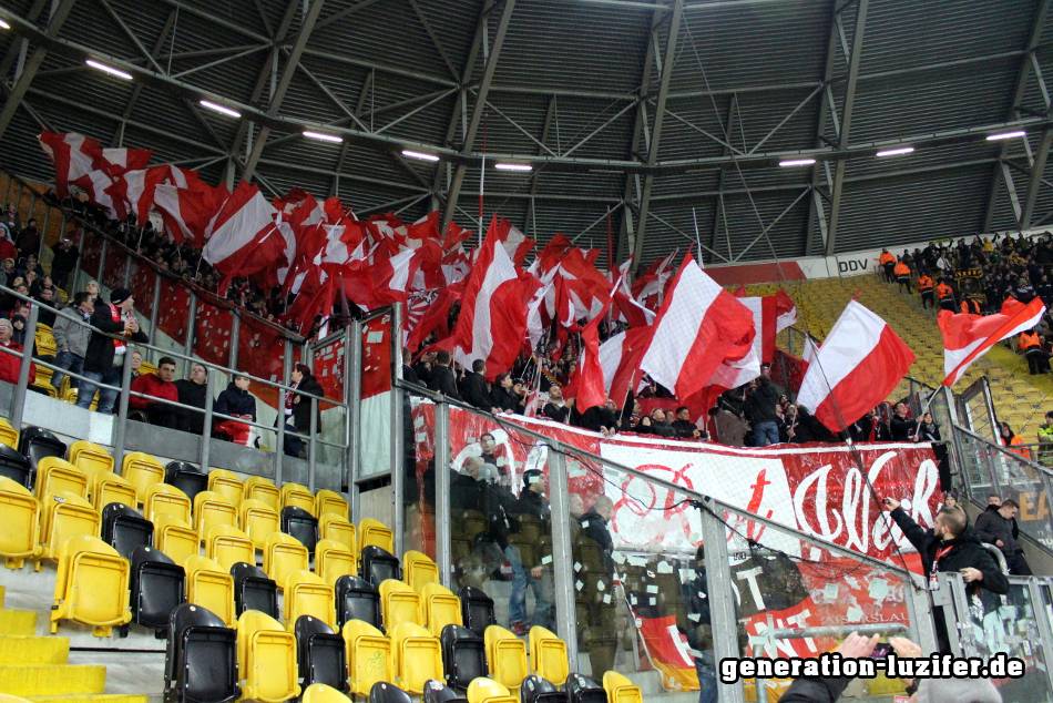 Kaiserslautern Choreo in Dresden - 1. FC Kaiserslautern | Choreo