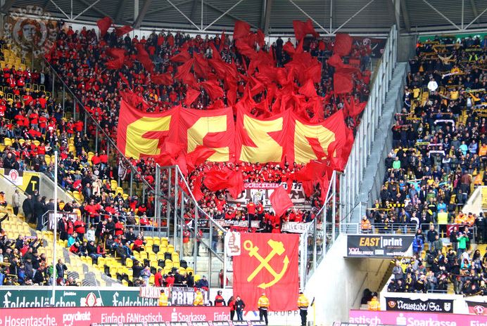 St. Pauli Choreo in Dresden - FC St. Pauli e.V. | Choreo