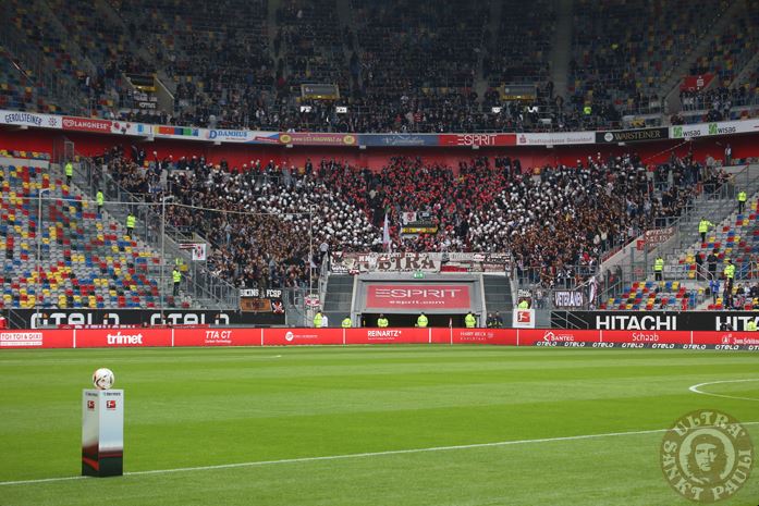St. Pauli Choreo in Düsseldorf - FC St. Pauli e.V. | Choreo