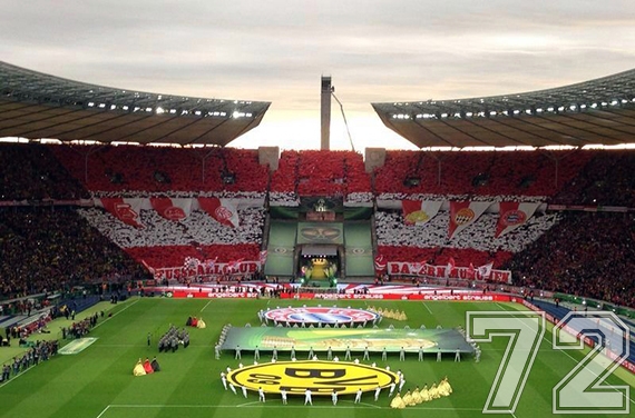 Bayern Choreo beim Pokalfinale gegen Dortmund 