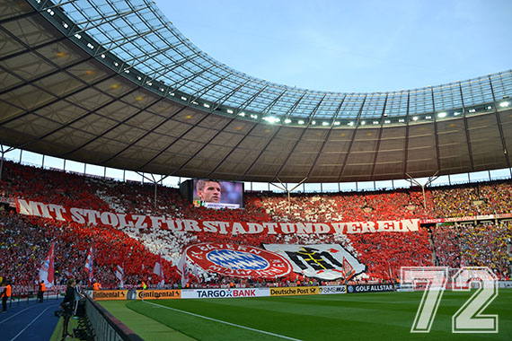 Bayern Choreo beim Pokalfinale gegen Dortmund 