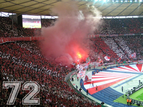 Bayern Choreo beim Pokalfinale gegen Stuttgart
