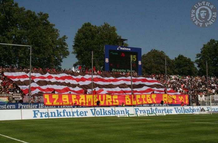 St. Pauli Choreo beim FSV Frankfurt - FC St. Pauli e.V. | Choreo