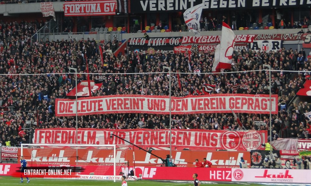 Fortuna-Fans bedanken sich bei Friedhelm Funkel - Fortuna Düsseldorf 1895 e.V. | Spruchband