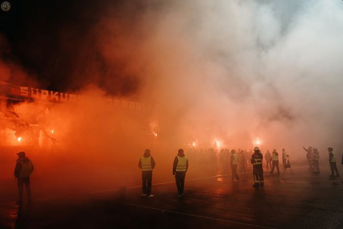 St. Pauli zündet in Homburg - FC St. Pauli e.V. | Pyroshow
