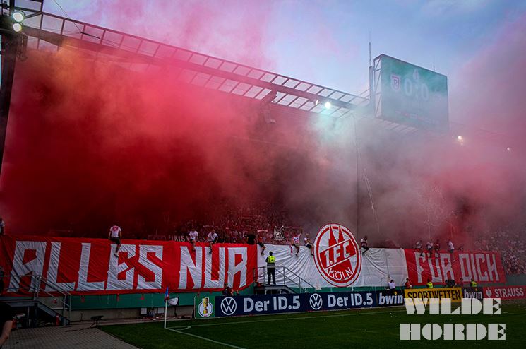 Köln zündet in Regensburg - 1. FC Köln | Pyroshow