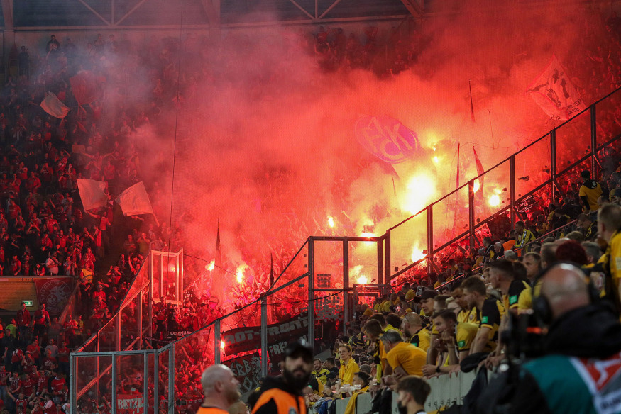Lautern zündet in Dresden - 1. FC Kaiserslautern | Pyroshow