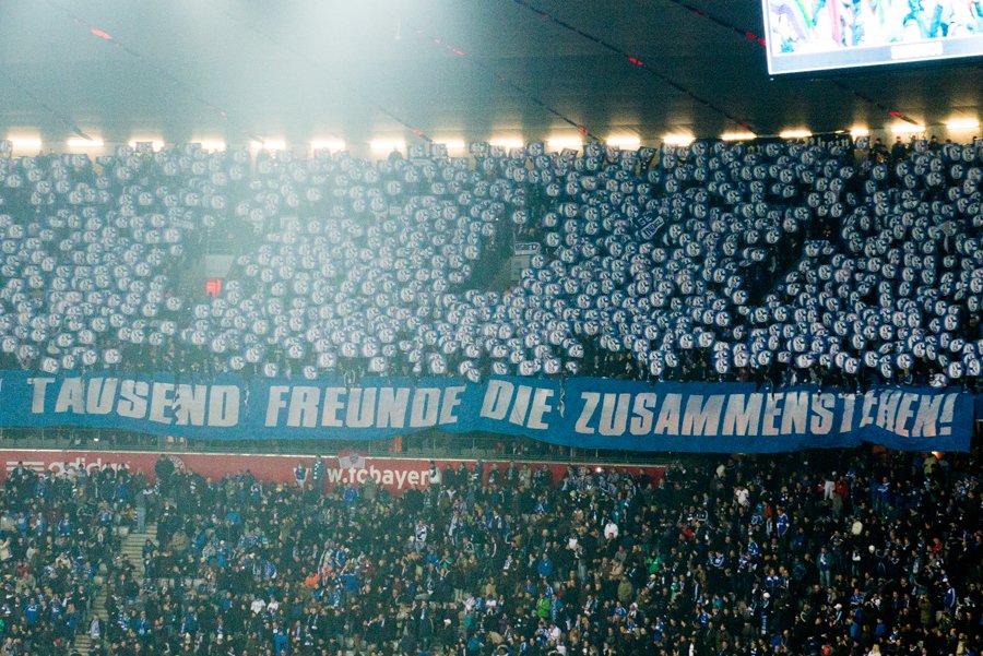 Schalke Choreo in München - FC Schalke 04 e.V. | Choreo - Bild 1