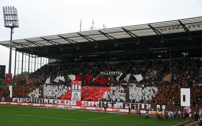 St. Pauli Choreo gegen den FSV Frankfurt - FC St. Pauli e.V. | Choreo