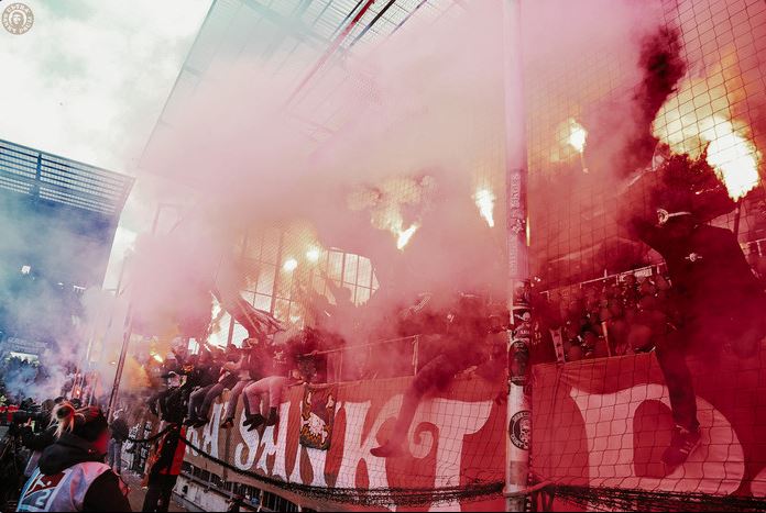 St. Pauli zündet gegen Rostock - FC St. Pauli e.V. | Pyroshow