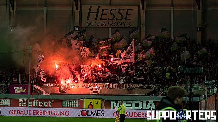Wolfsburg zündet in Paderborn - VfL Wolfsburg | Pyroshow