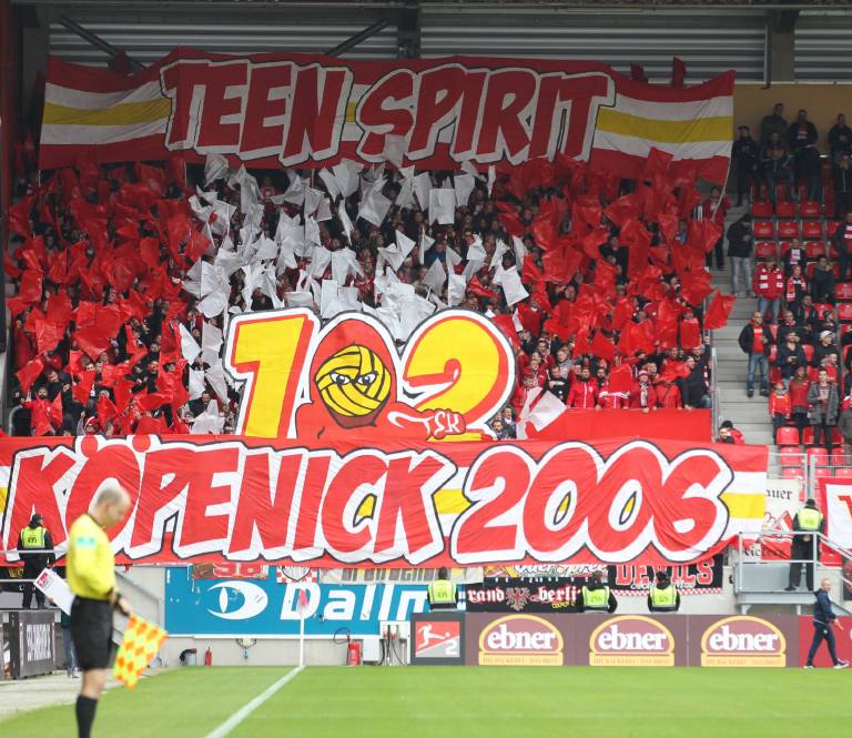 Union Berlin: Ultras feiern 22-jähriges Jubiläum - 1. FC Union Berlin e.V. | Choreo