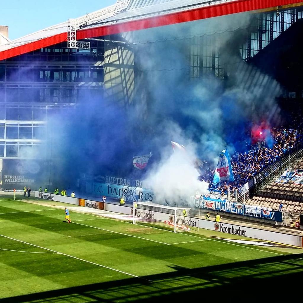 Rostock mit Pyroshow in Kaiserslautern! - FC Hansa Rostock | Pyroshow - Bild 1