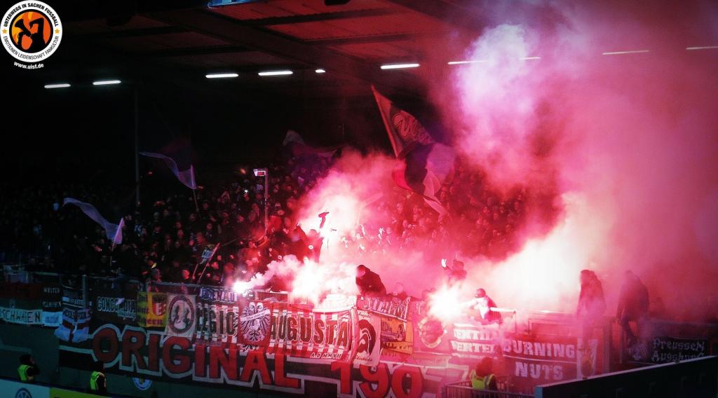 Choreo und Pyroshow in Kiel! - FC Augsburg | Pyroshow - Bild 1