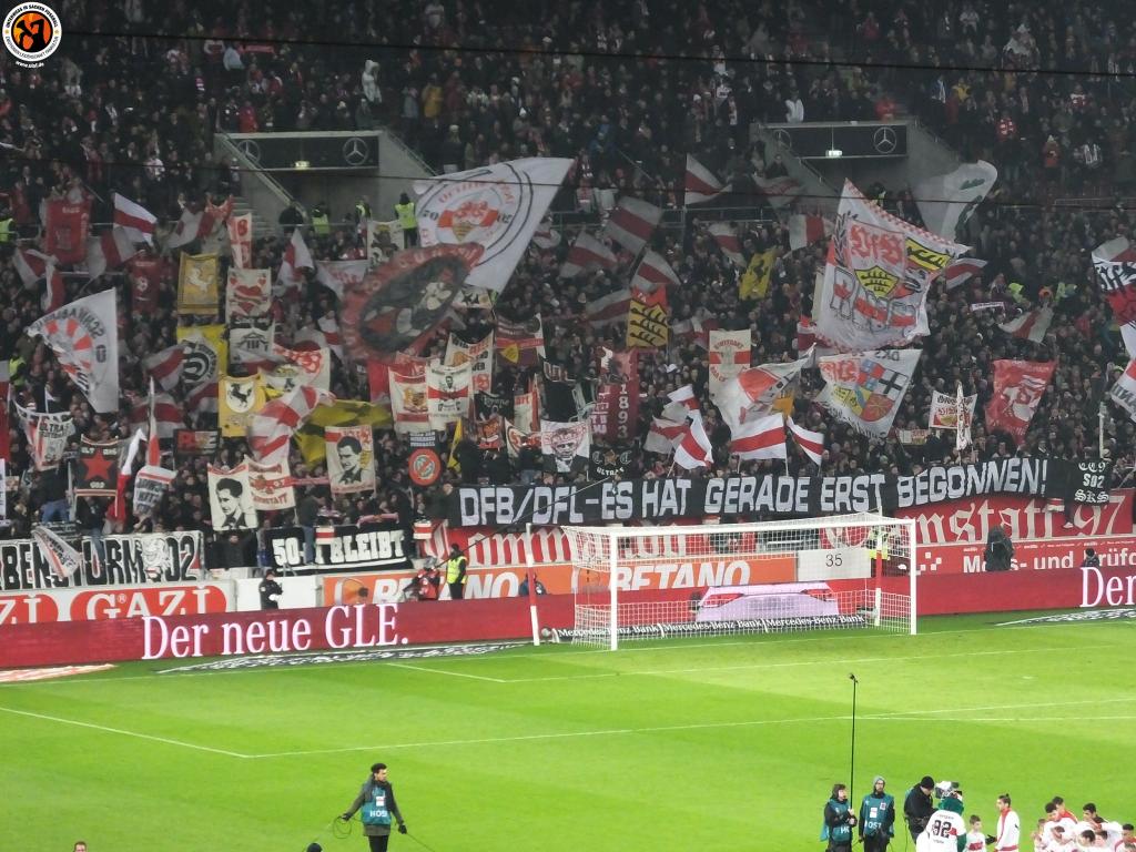 Freiburg und Stuttgart Fanszene mit Protest-Spruchbändern! - SC Freiburg e.V. vs. VfB Stuttgart | Spruchband - Bild 1