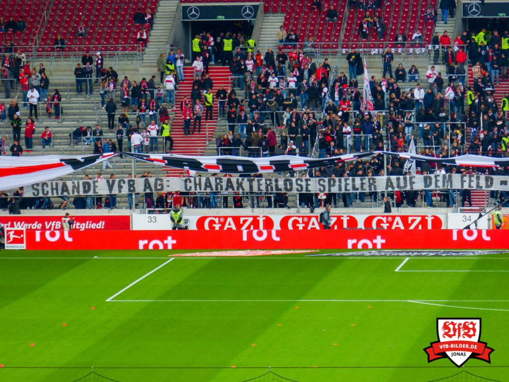 Stuttgart-Fanszene mit einigen Spruchbändern beim Heimspiel gegen Gladbach! - VfB Stuttgart | Spruchband - Bild 5