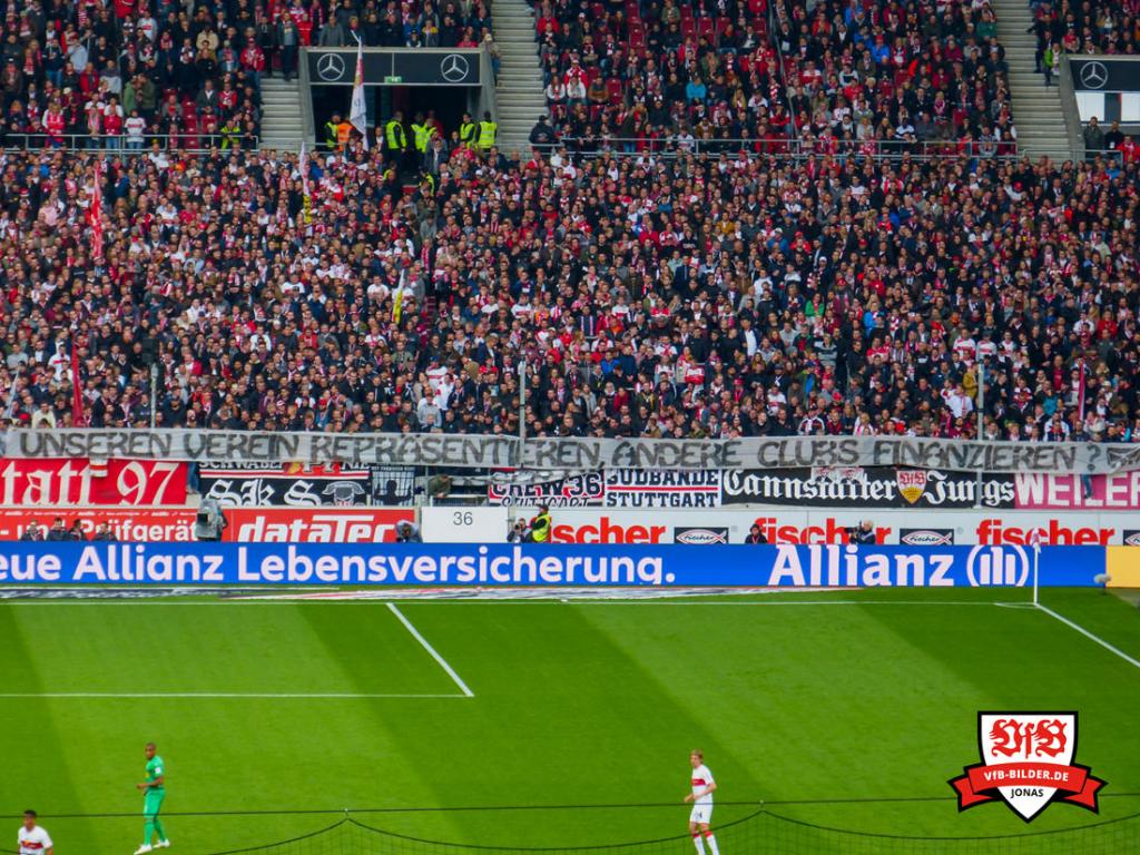 Stuttgart-Fanszene mit einigen Spruchbändern beim Heimspiel gegen Gladbach! - VfB Stuttgart | Spruchband - Bild 3