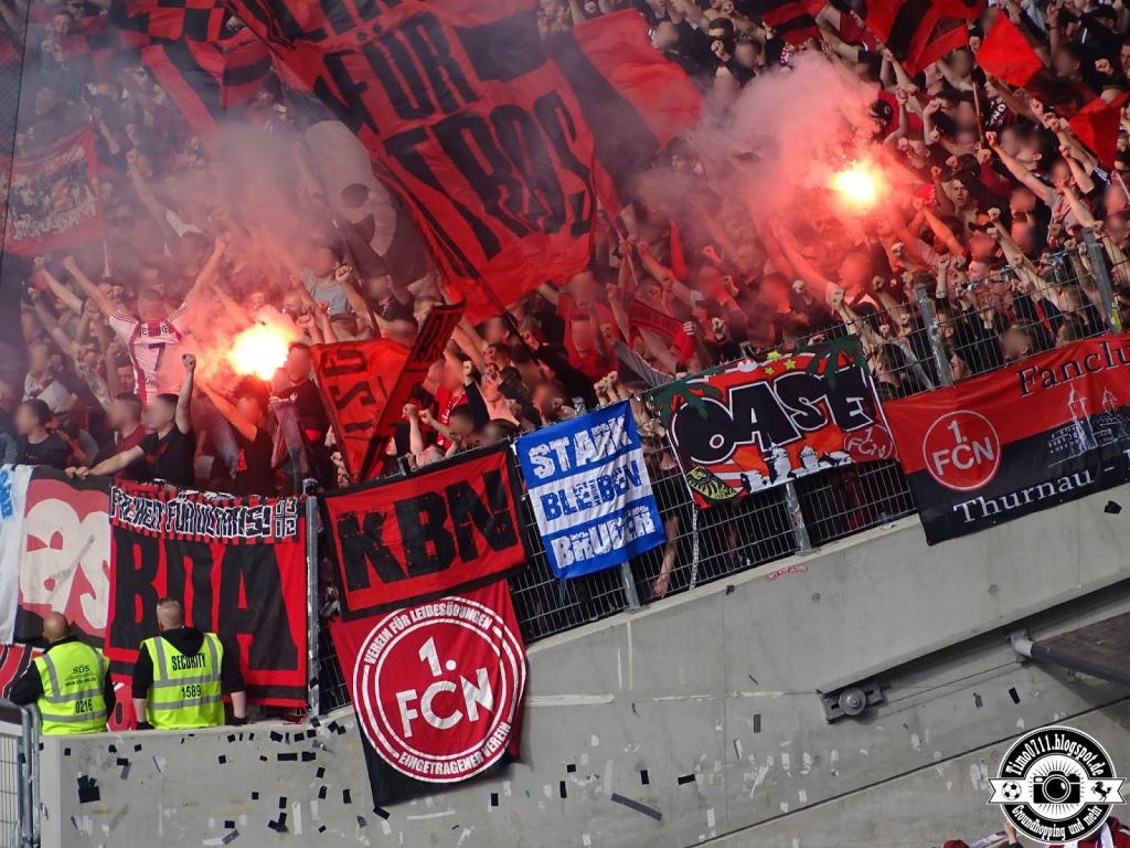 Nürnberg mit Pyro und „Dietrich raus!“-Spruchband in Stuttgart! - 1. FC Nürnberg e.V. | Pyroshow - Bild 1