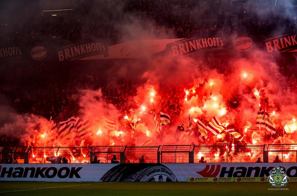 Gladbach mit Pyroshow in Dortmund! - Borussia Mönchengladbach | Pyroshow - Bild 1
