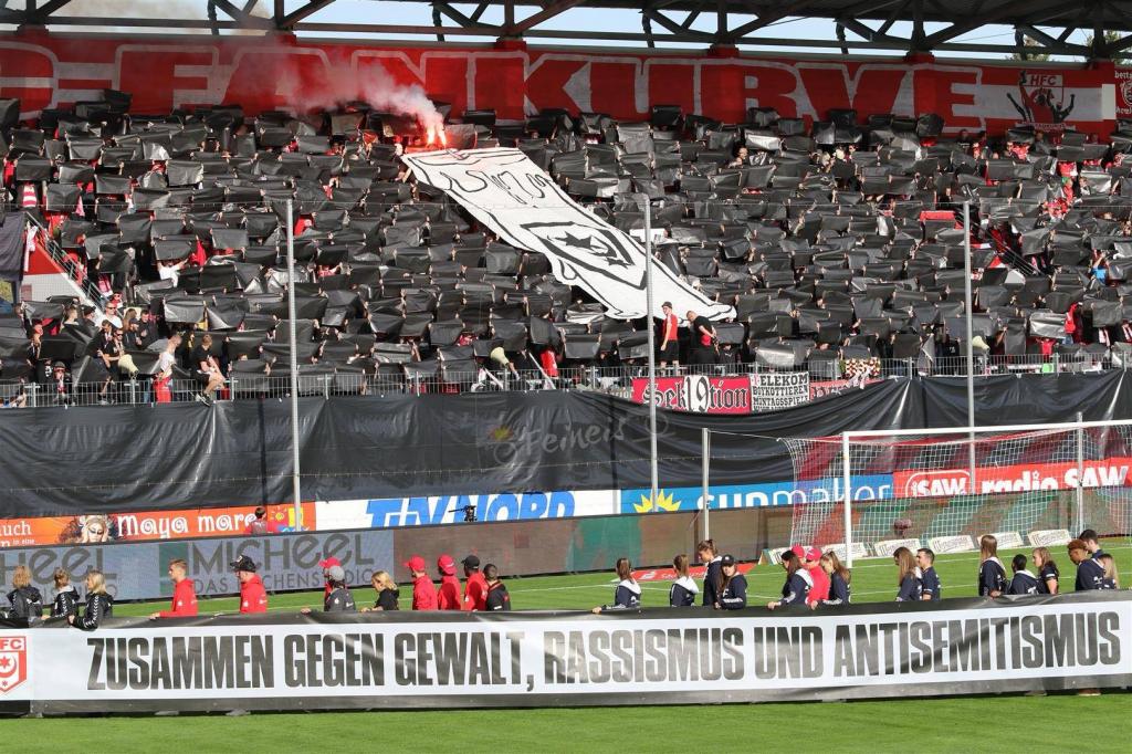 HFC-Gedenkchoreografie für das Todesopfer vom Terroranschlag - Hallescher FC | Choreo