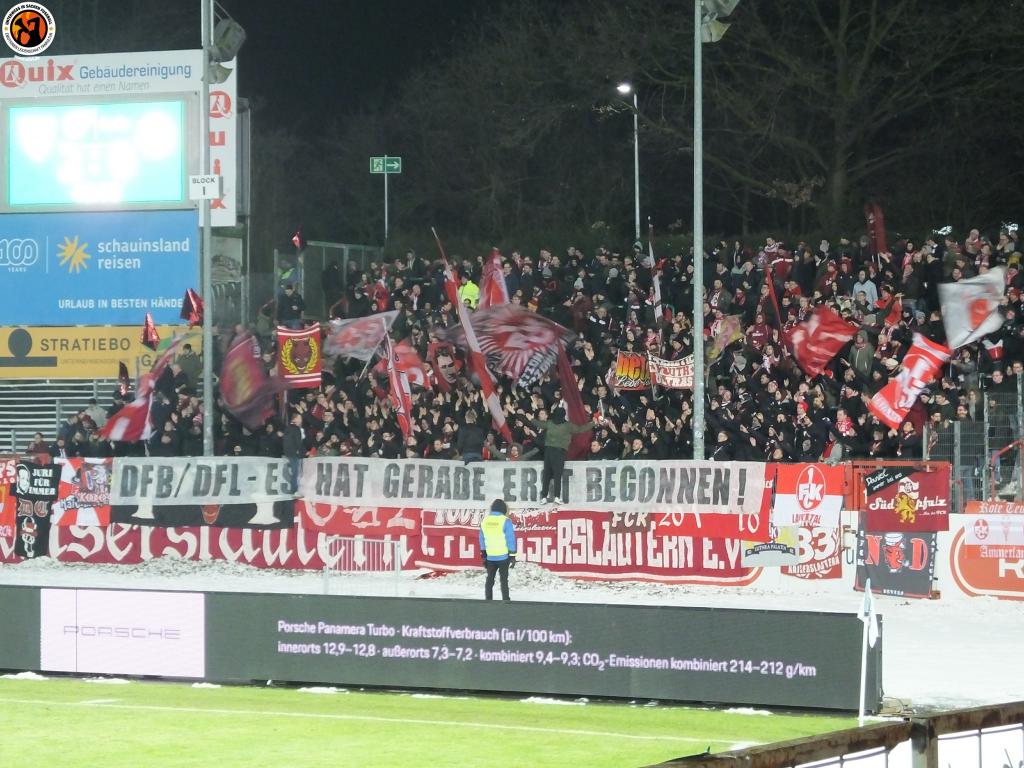 DFB/DFL - Es hat gerade erst begonnen! - 1. FC Kaiserslautern | Spruchband