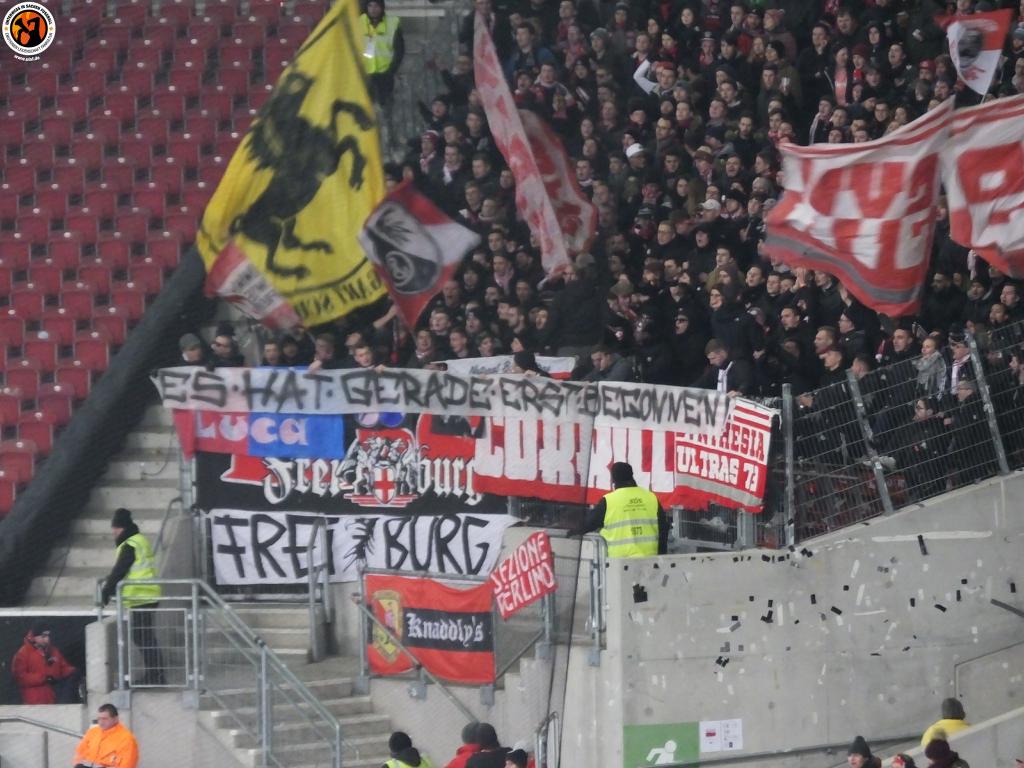 Freiburg und Stuttgart Fanszene mit Protest-Spruchbändern! - SC Freiburg e.V. vs. VfB Stuttgart | Spruchband - Bild 2