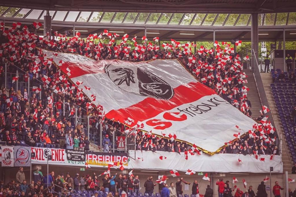 Freiburg mit Intro gegen Hannover! - SC Freiburg e.V. | Choreo