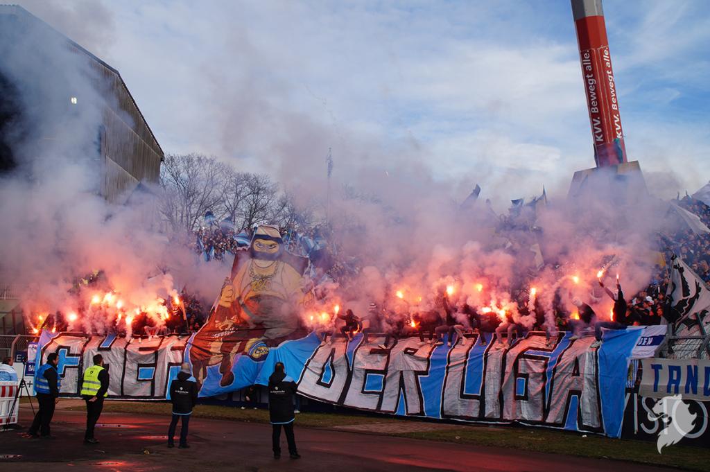Chef der Liga! - TSV 1860 München | Pyroshow - Bild 1