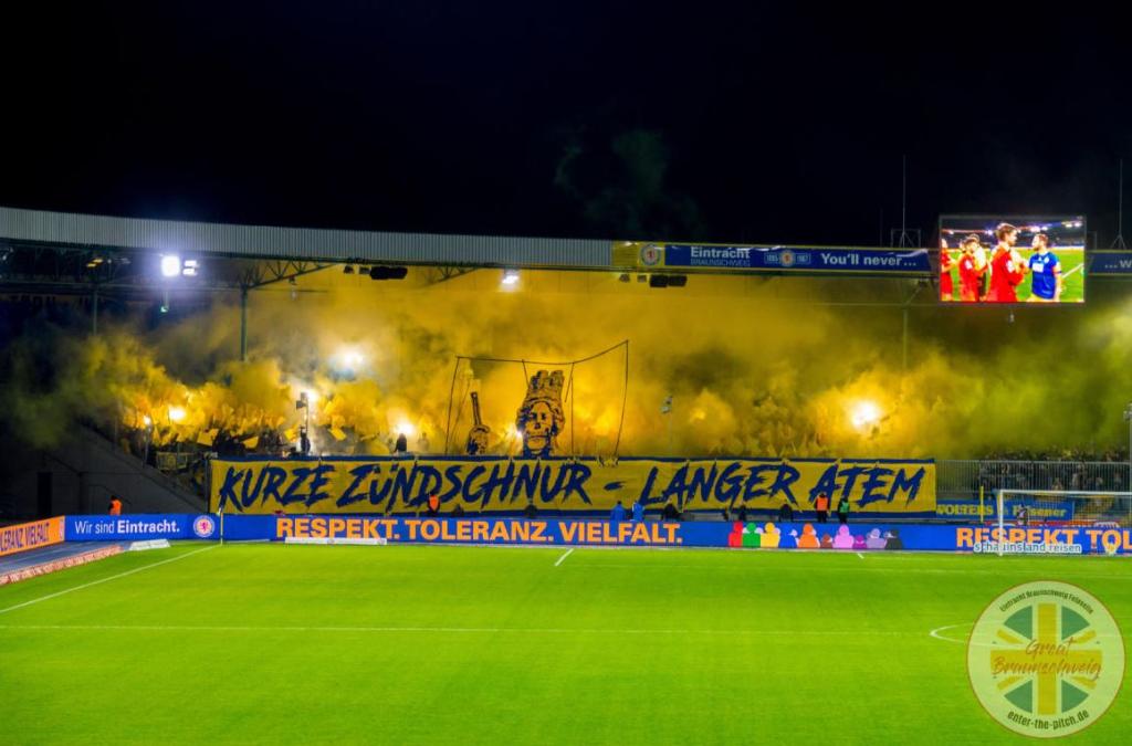Braunschweig Pyro gegen Zwickau - Eintracht Braunschweig | Rückblick