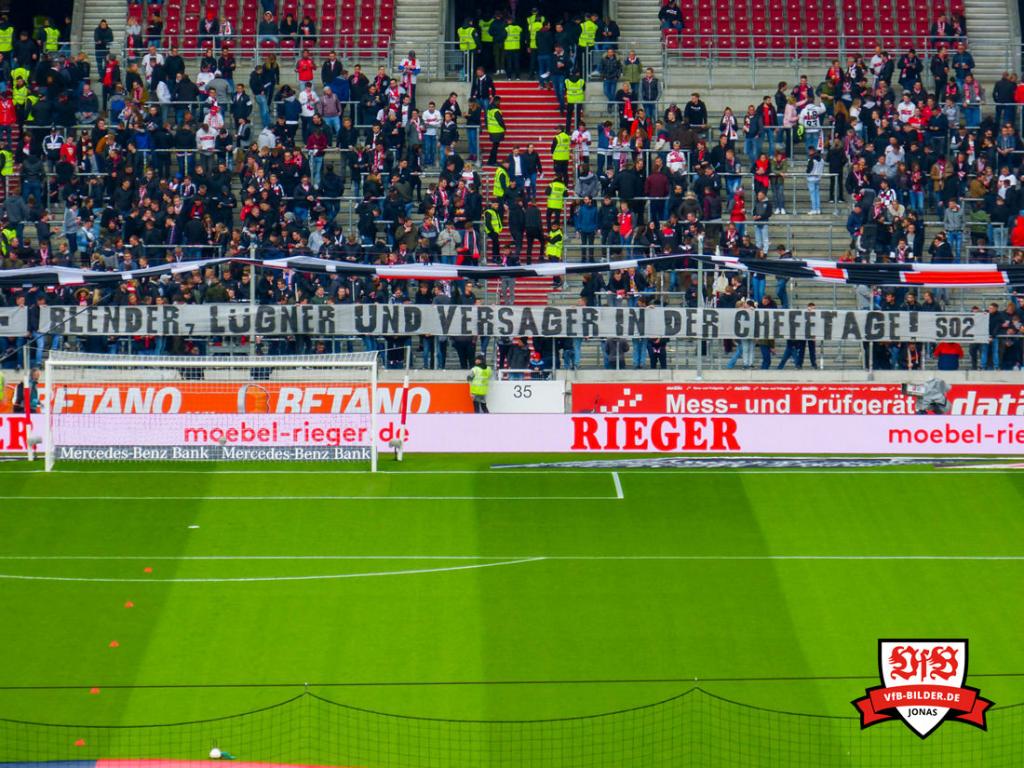Stuttgart-Fanszene mit einigen Spruchbändern beim Heimspiel gegen Gladbach! - VfB Stuttgart | Spruchband - Bild 6