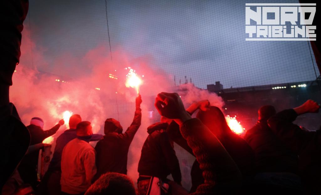 HSV Fanmarsch und Pyroshow! - Hamburger SV | Pyroshow - Bild 3