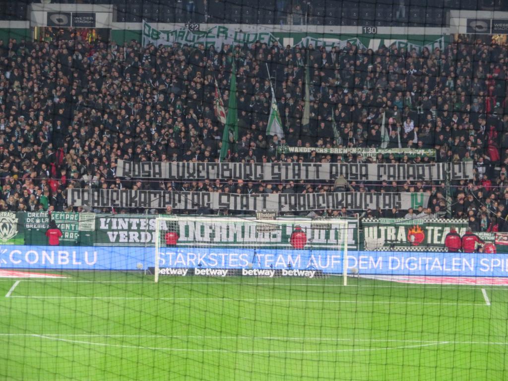 „Fight Sexism!“ - Werder Bremen | Spruchband - Bild 3