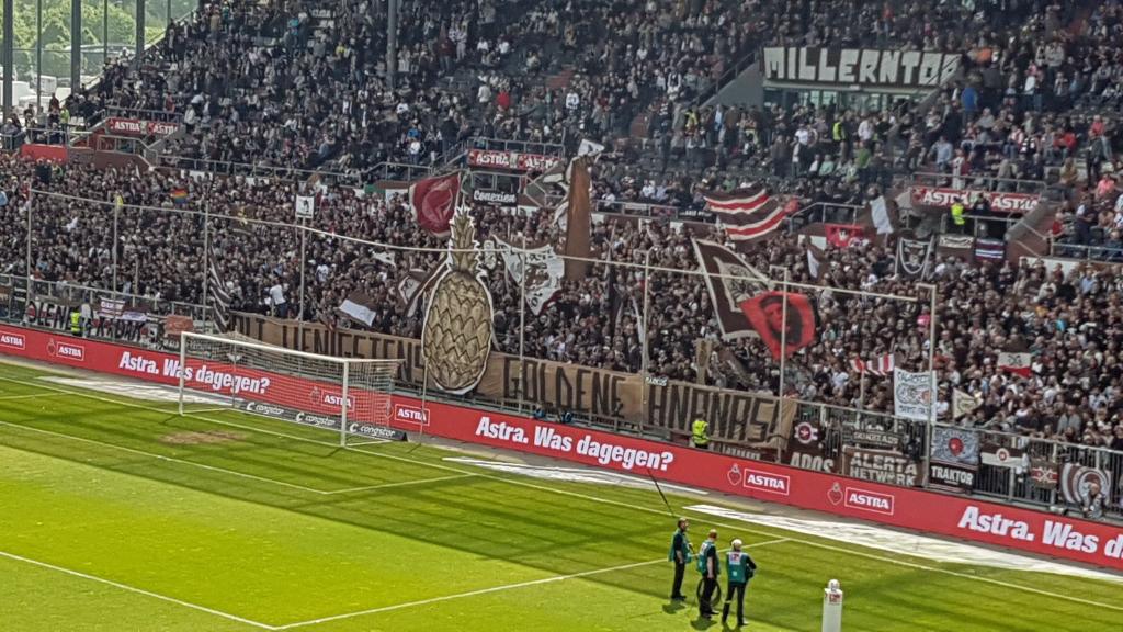 „Holt euch die goldenen Ananas!“ - FC St. Pauli e.V. | Choreo - Bild 2