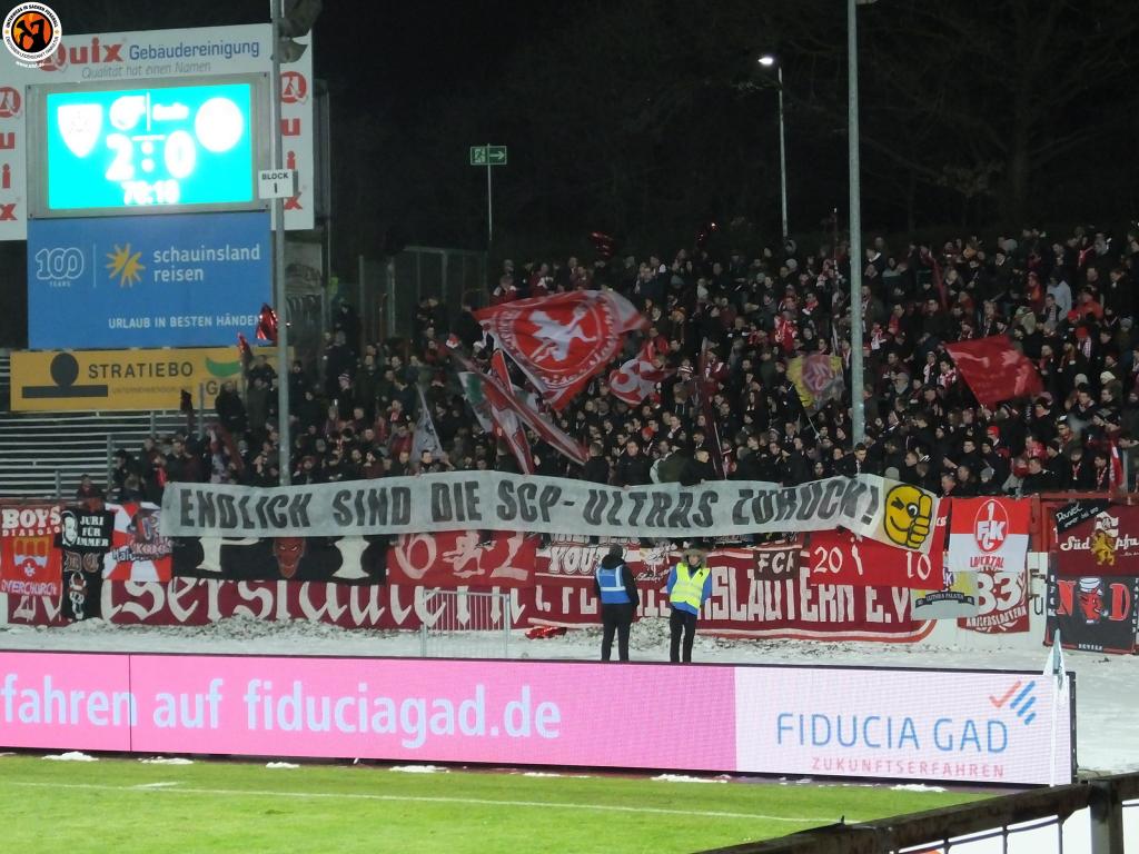 FCK-Ultras präsentieren gezogene Zaunfahne von Preußen Münster! - 1. FC Kaiserslautern | Spruchband - Bild 1