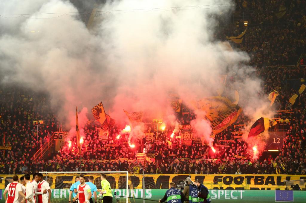Dortmund zündet gegen Amsterdam - Borussia Dortmund | Pyroshow