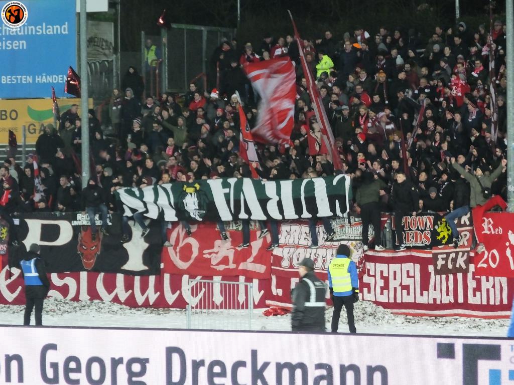 FCK-Ultras präsentieren gezogene Zaunfahne von Preußen Münster! - 1. FC Kaiserslautern | Spruchband - Bild 3